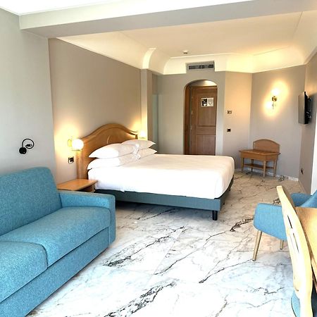 Palace Hotel Desenzano Desenzano del Garda Zewnętrze zdjęcie