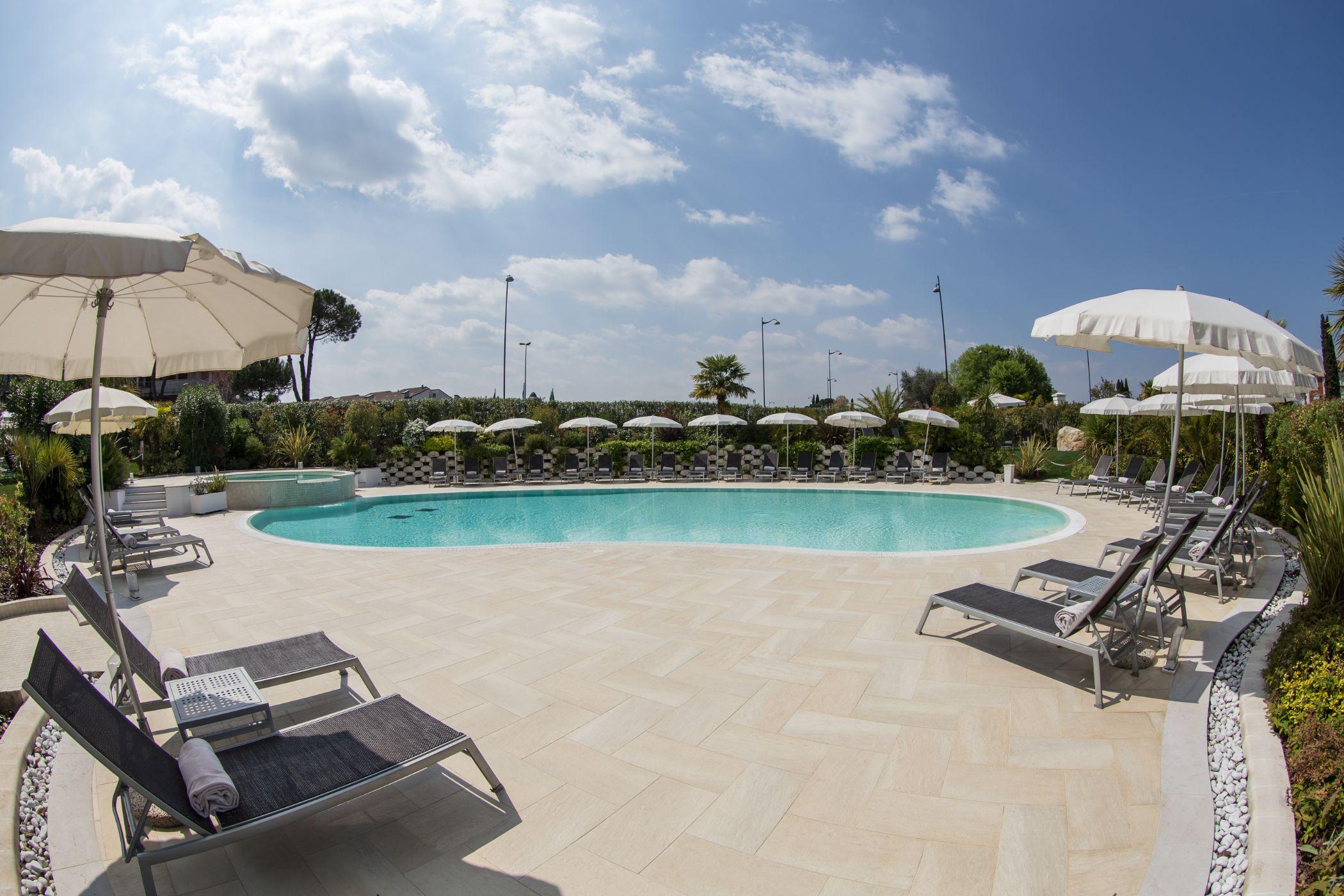 Palace Hotel Desenzano Desenzano del Garda Zewnętrze zdjęcie